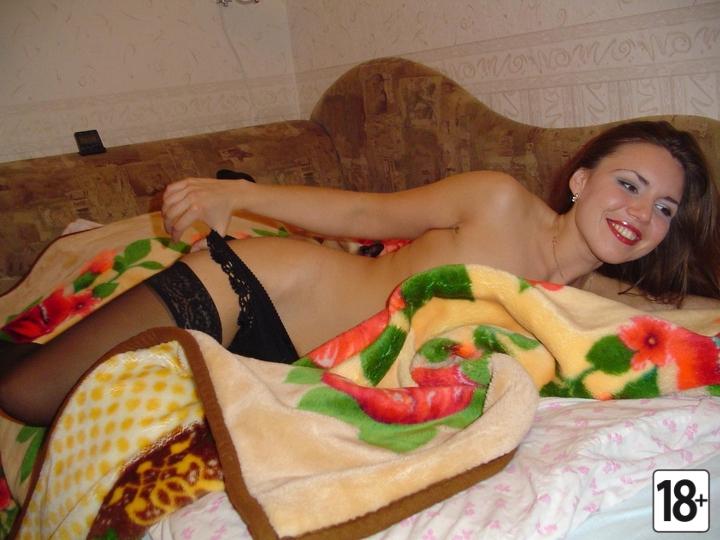 Разложенные диваны -и раздетые девушки🛋️