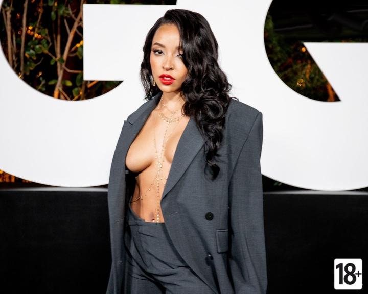 Тинаше: откровенный пиджак на GQ Men of the Year Party