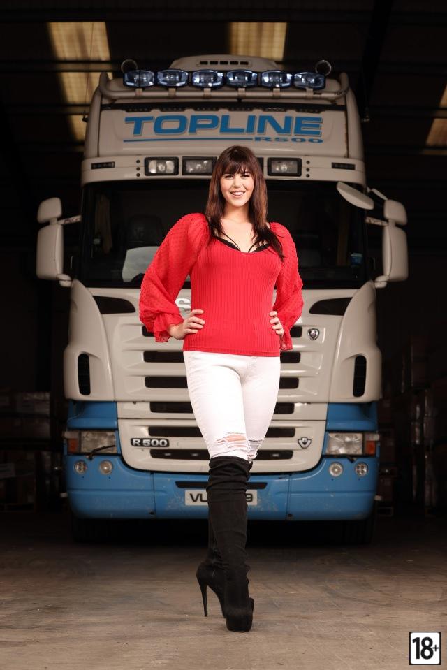 Дальнобойщица засвітилася на OnlyFans і зробила кар’єру з підписками