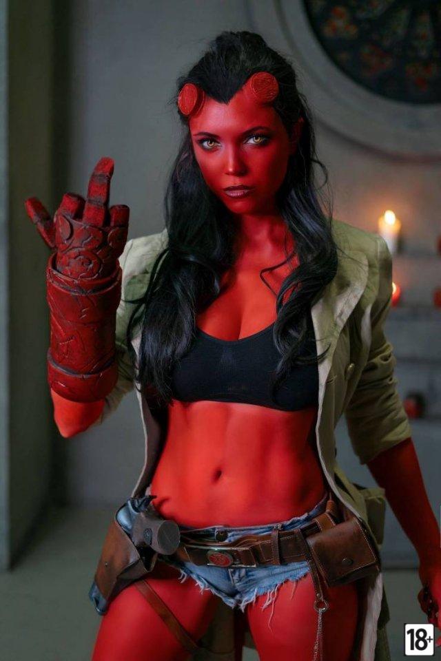 Годный косплей – великолепные госпожи! Хеллбой в женском обличье и транс-молодец!