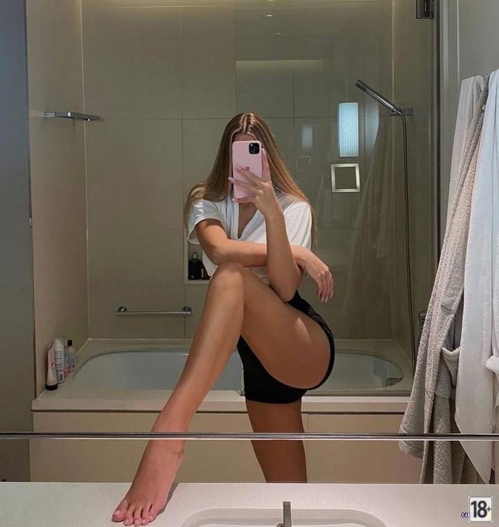 Девушки из Зазеркалья — загадочные обитательницы зеркал с тайной сексуальной энергией