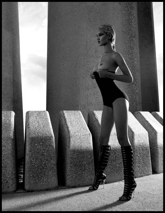 Топлес-фото Рози Хантингтон-Уайтли (Rosie Huntington-Whiteley) в журнале «Exit»