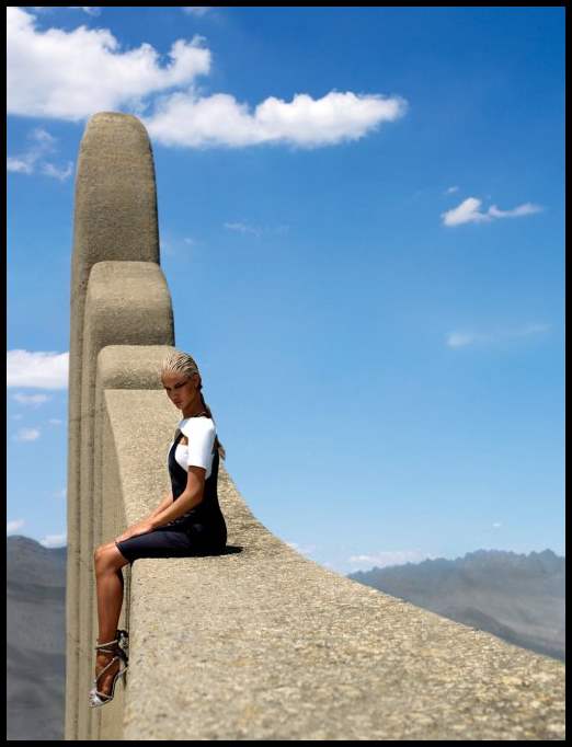 Топлес-фото Рози Хантингтон-Уайтли (Rosie Huntington-Whiteley) в журнале «Exit»