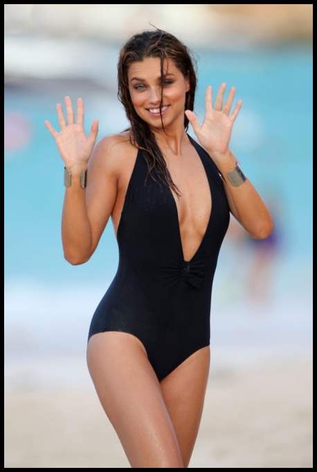 Адриана Лима (Adriana Lima) в фотосессии для Victoria’s Secret