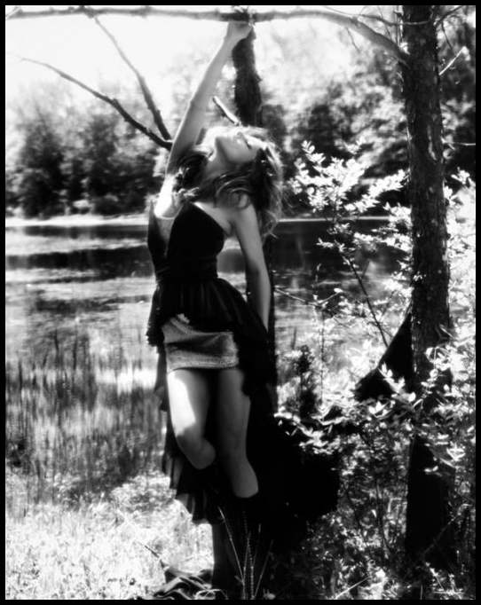 Маша Новоселова в испанском Vogue