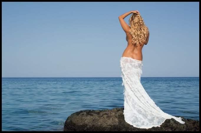 Голая Анна Семенович в «Maxim» (фото)