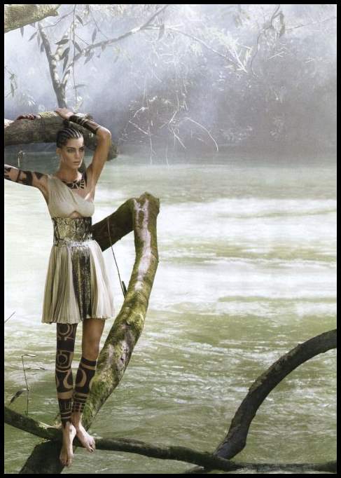 Дарья Вербова (Daria Werbowy) в роли амазонки