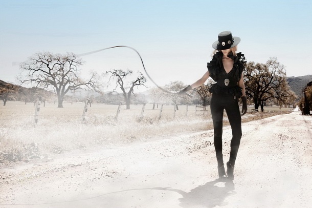 Рози Хантингтон-Уайтли (Rosie Huntington-Whiteley) обнажилась для книги «Ten Times Rosie»