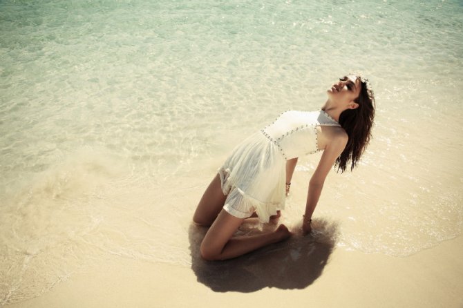 Софи Вламинг (Sophie Vlaming) топлес для журнала «Grazia»