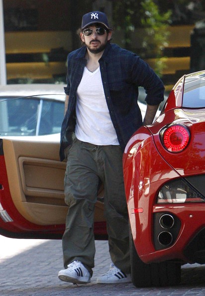 Знаменитости в уик-энд (фото папарацци) Знаменитости в уик-энд (фото папарацци)