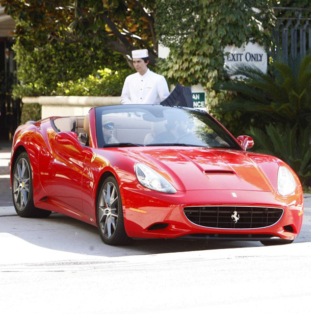 Знаменитости в уик-энд (фото папарацци) Знаменитости в уик-энд (фото папарацци)