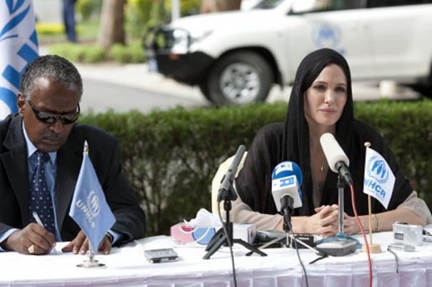 Анджелина Джоли (Angelina Jolie) - посол доброй воли в Пакистане