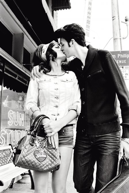 Алиса Миллер (Alyssa Miller) в стиле ретро для Guess