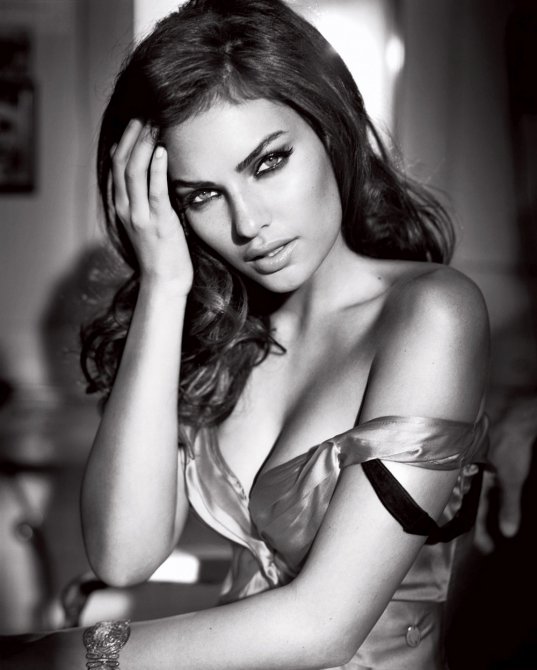 Алиса Миллер (Alyssa Miller) в стиле ретро для Guess