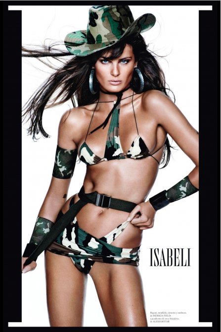 Созвездие знаменитых красоток в топлес-сессии  для журнала «Vogue»