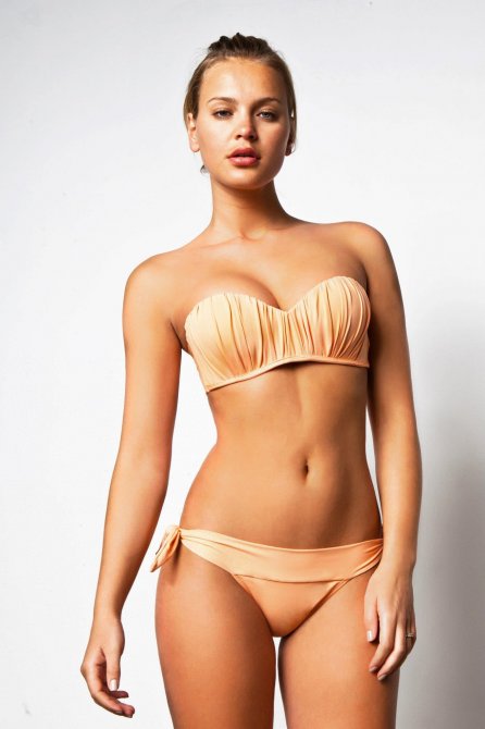 Элисандра Томачески (Elisandra Tomacheski) в купальниках «Ellis»