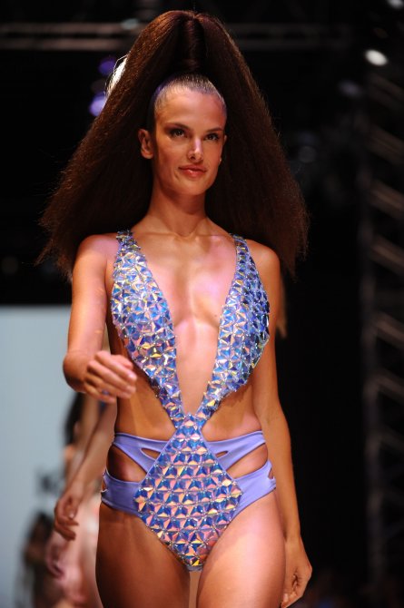 Алессандра Амбросио (Alessandra Ambrosio) на показе мод «Koton Beachwear Show»
