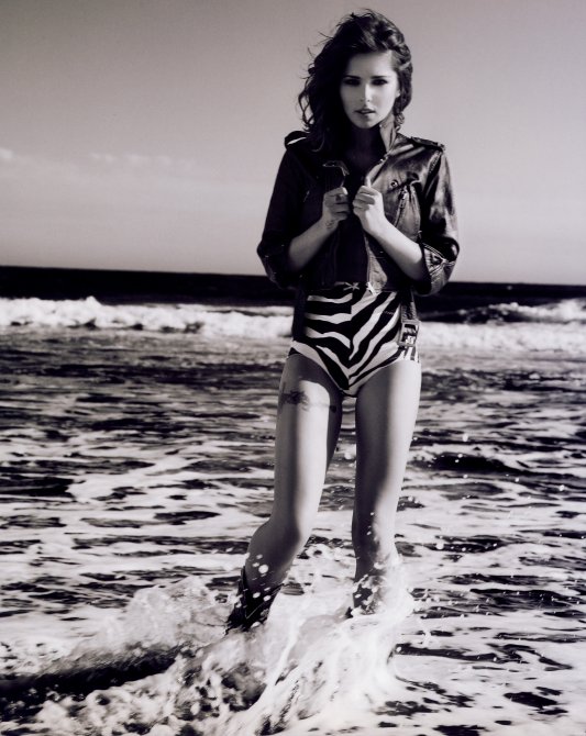 Шерил Коул (Cheryl Cole) снялась для календаря