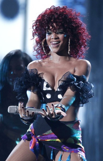 Рианна (Rihanna) на церемонии вручения премий «American Music Awards - 2010»