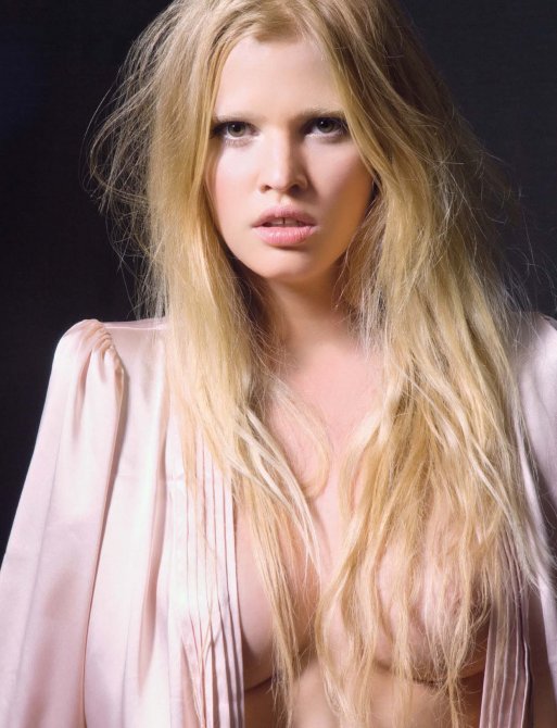 Лара Стоун (Lara Stone) разделась для французского «Playboy»