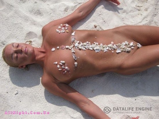 Голая Анастасия Волочкова на Мальдивах (14 фото)