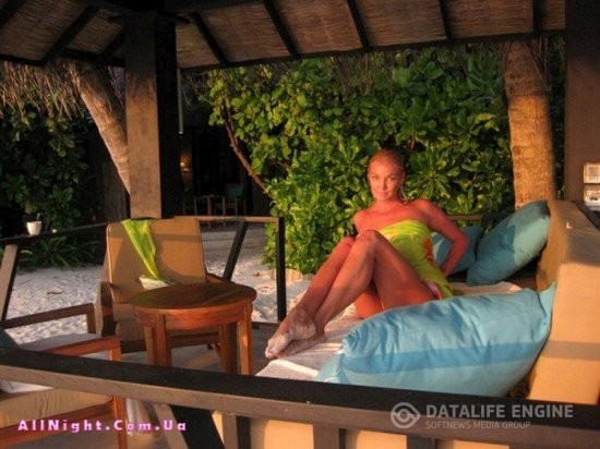 Голая Анастасия Волочкова на Мальдивах (14 фото)