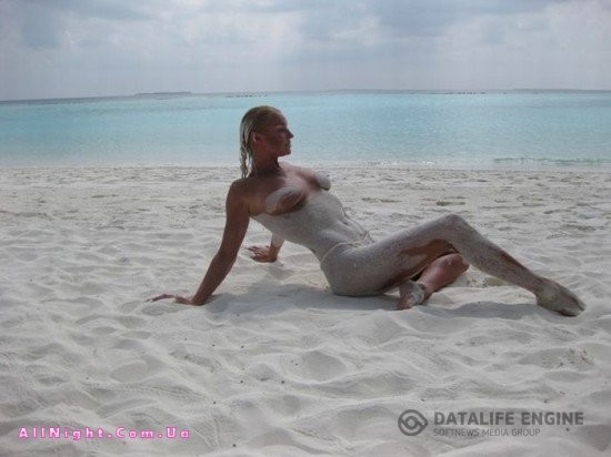 Голая Анастасия Волочкова на Мальдивах (14 фото)