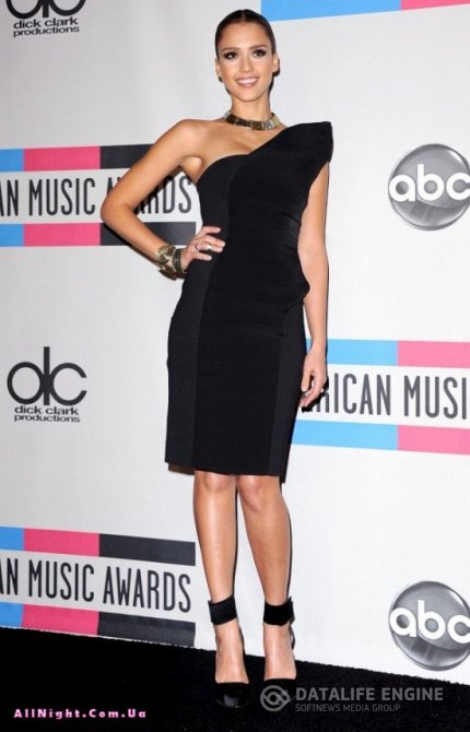 Джессика Альба на American Music Awards 2010 (18 фото)