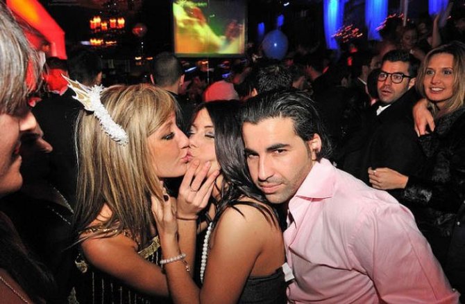 Пьяные раскованные девушки Лас-Вегаса (58 фото)