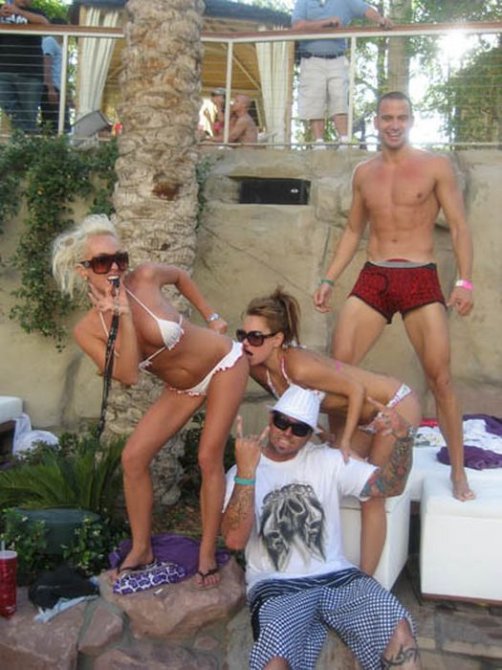 Пьяные раскованные девушки Лас-Вегаса (58 фото)