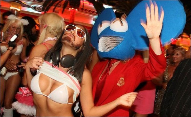 Пьяные раскованные девушки Лас-Вегаса (58 фото)