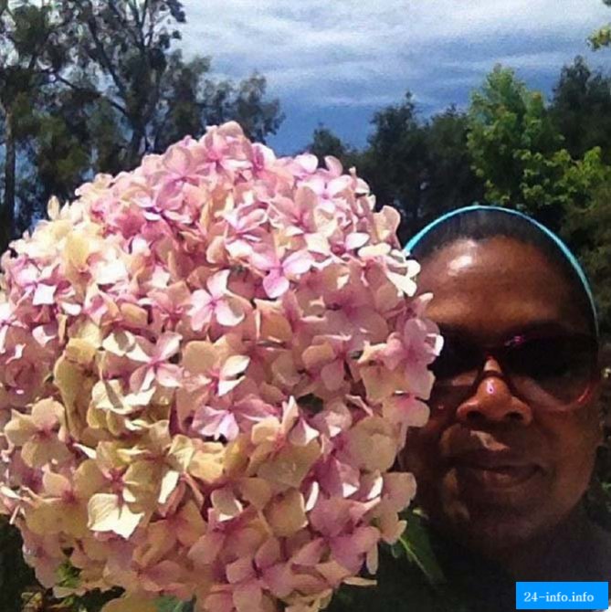 Забавные автопортреты знаменитостей