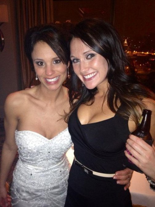 Сексуальные девушки любят надевать обтягивающие платья (53 фото)