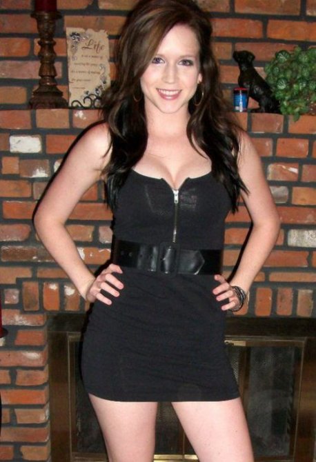 Сексуальные девушки любят надевать обтягивающие платья (53 фото)