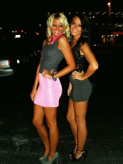 Сексуальные девушки любят надевать обтягивающие платья (53 фото)