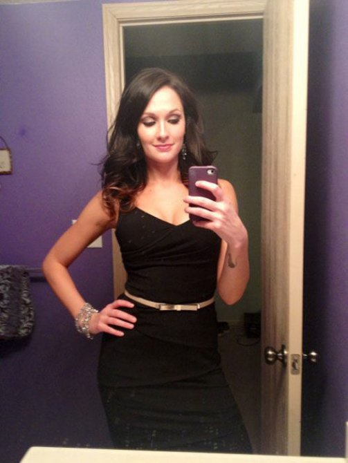 Сексуальные девушки любят надевать обтягивающие платья (53 фото)