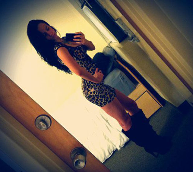 Сексуальные девушки любят надевать обтягивающие платья (53 фото)