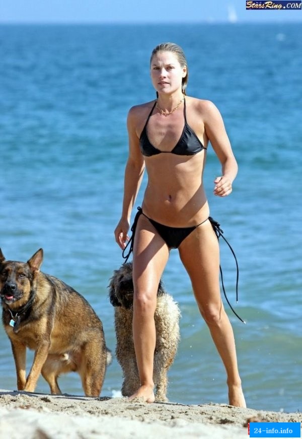 Голая Эли Лартер