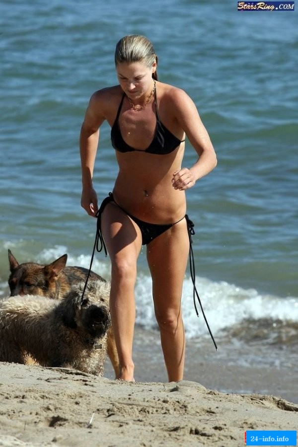 Голая Эли Лартер