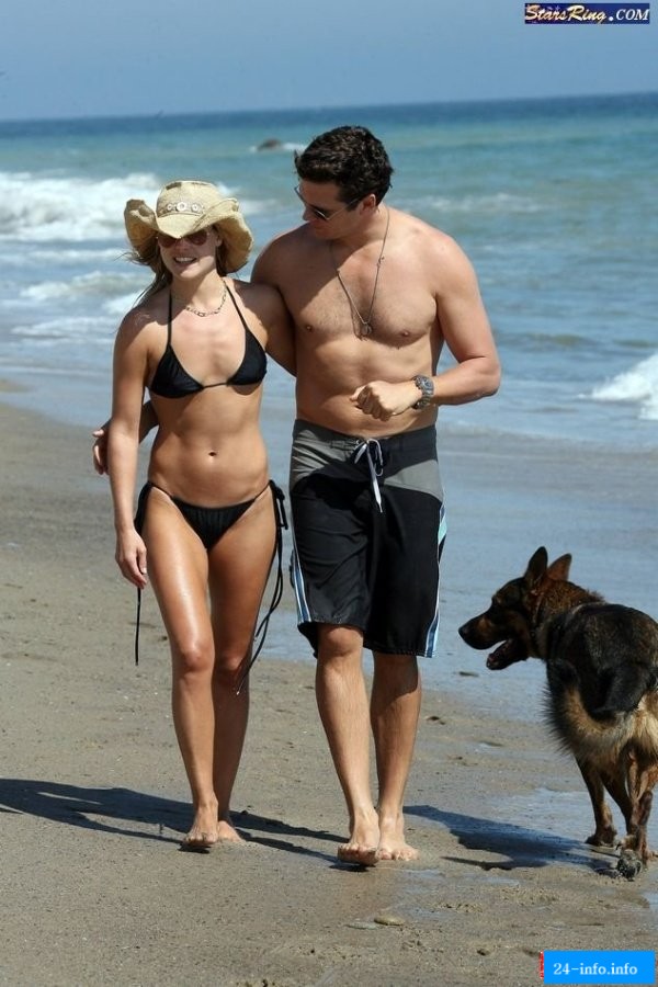 Голая Эли Лартер