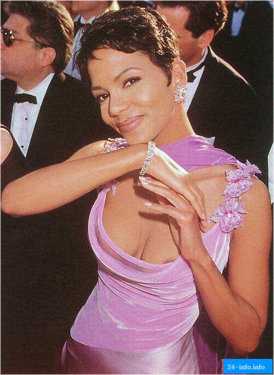 Голая Холли Берри