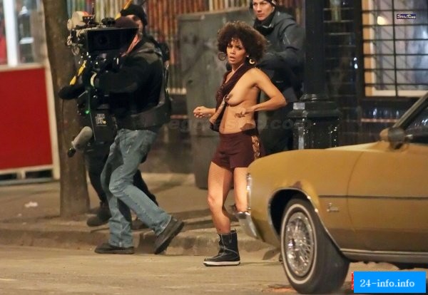 Голая Холли Берри