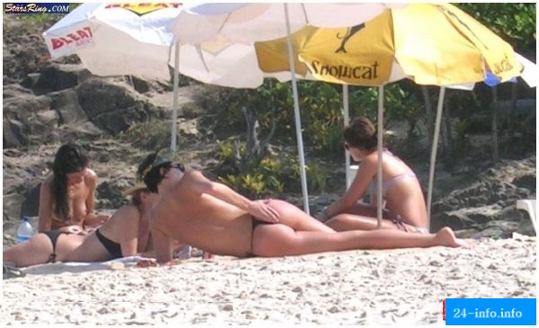 Голая Шарлиз Терон