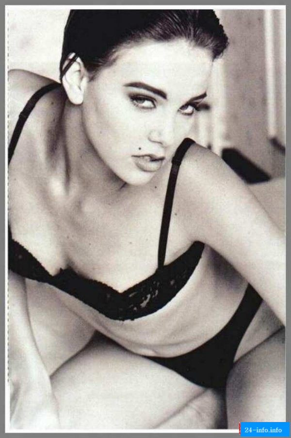 Голая Шарлиз Терон