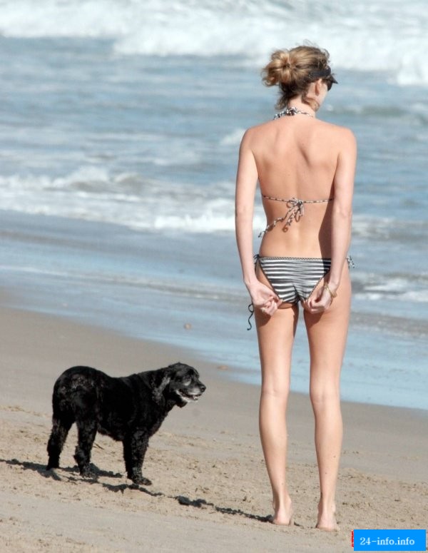 Голая Шарлиз Терон