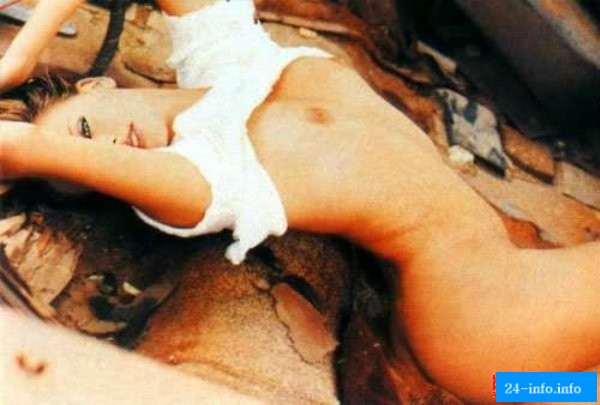 Голая Шарлиз Терон