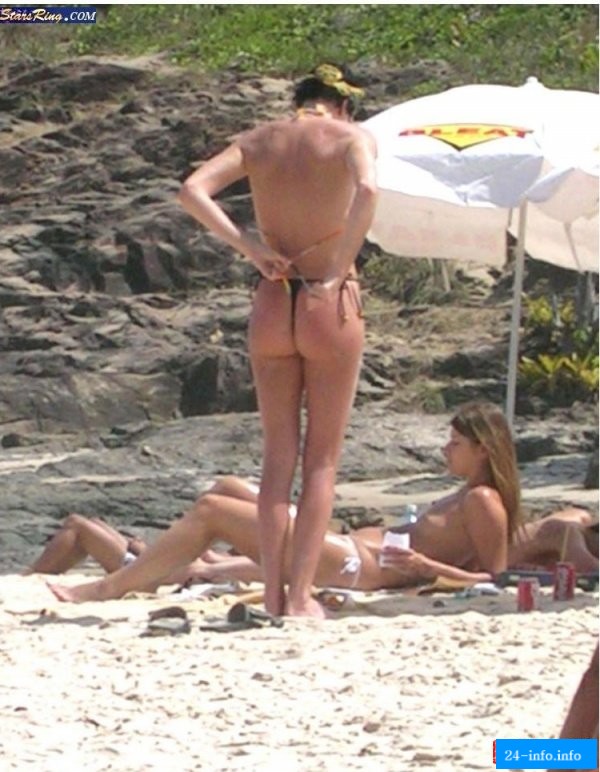 Голая Шарлиз Терон