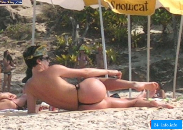 Голая Шарлиз Терон