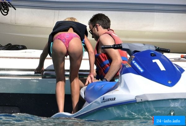 Голая Тара Рейд