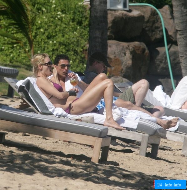 Голая Ума Турман